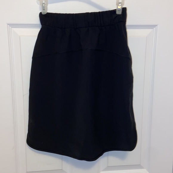 Lululemon on the fly woven skirt - Picture 7 of 8